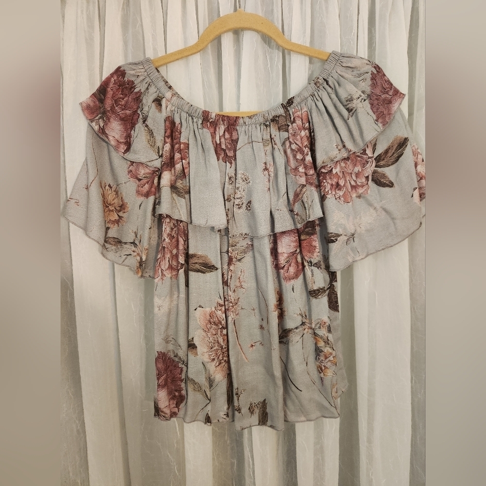 Chaser Floral Ruffle Off-Shoulder Blouse - Pink and Gray Women's Size XS